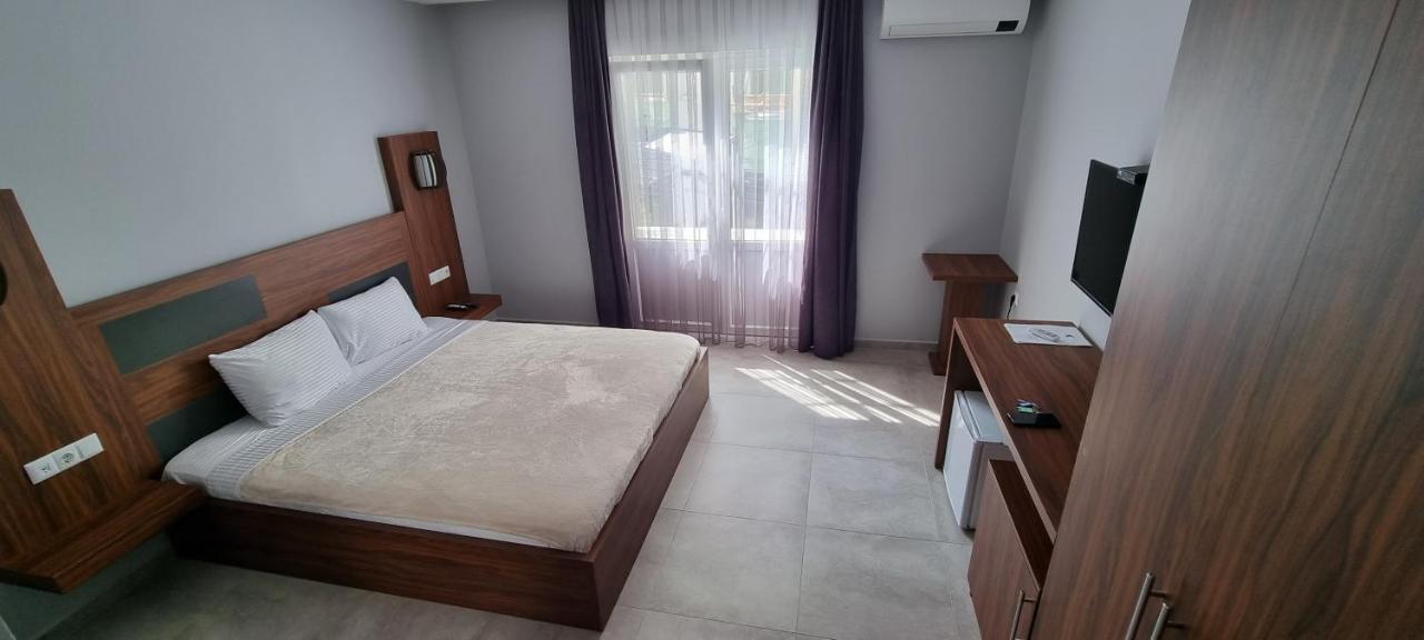 Hotel Centrum Titova Mitrovica Zewnętrze zdjęcie