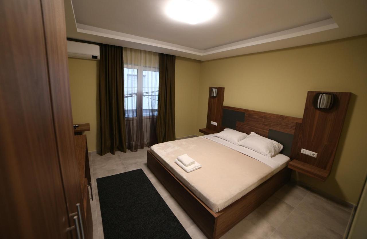 Hotel Centrum Titova Mitrovica Zewnętrze zdjęcie