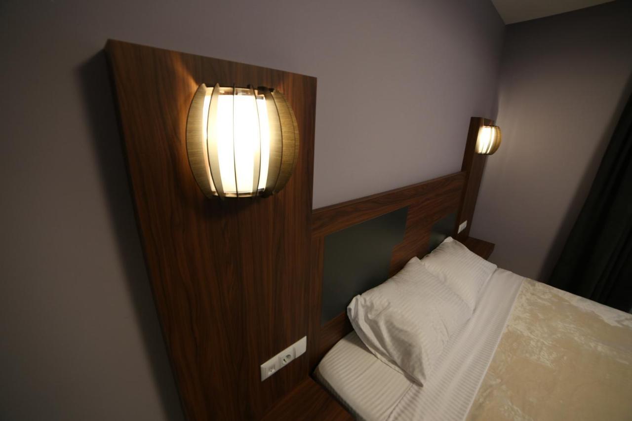 Hotel Centrum Titova Mitrovica Zewnętrze zdjęcie
